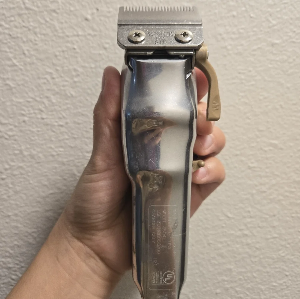 Professional Wahl Senior Black Clipper with Guards